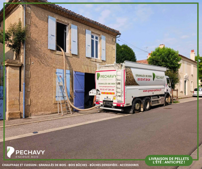 Livraison de pellets en vrac l'été : anticipez votre saison de chauffe 2026-2027 avec Péchavy Energie Bois